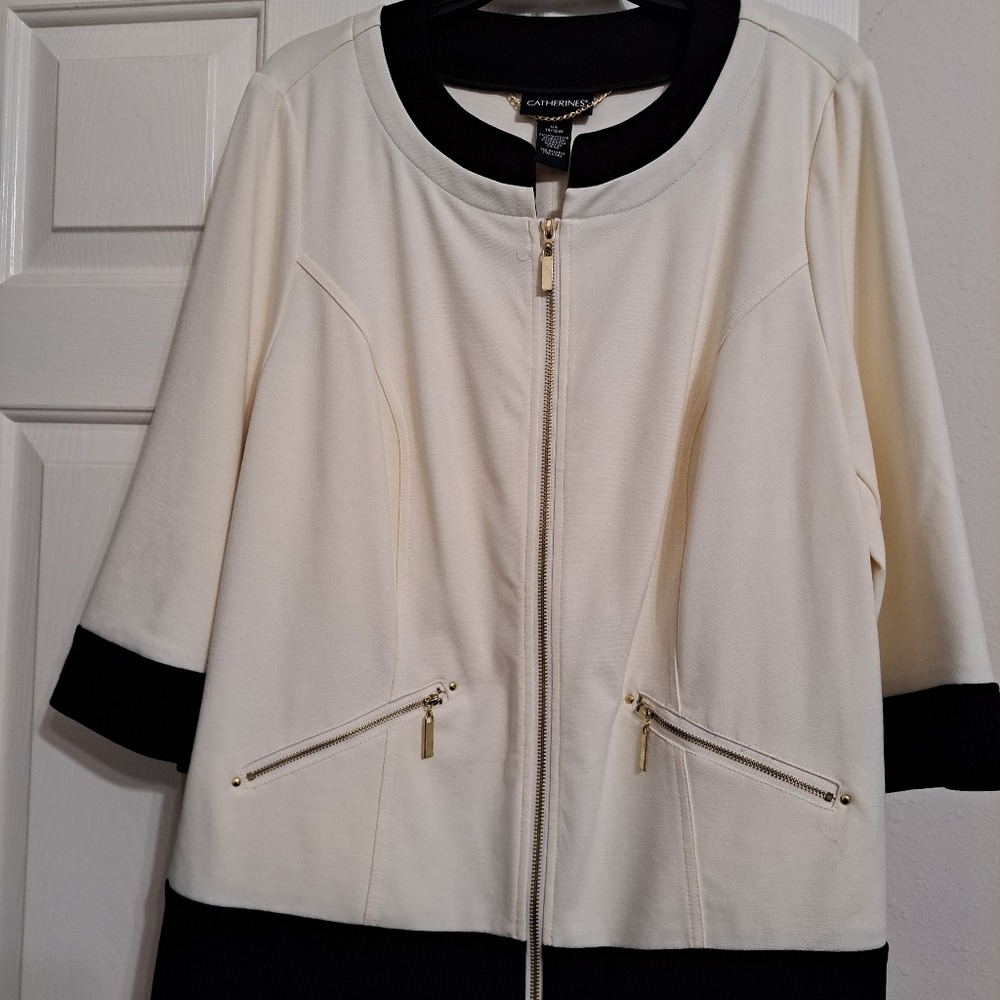 Catherine's 0X cream w/black trim